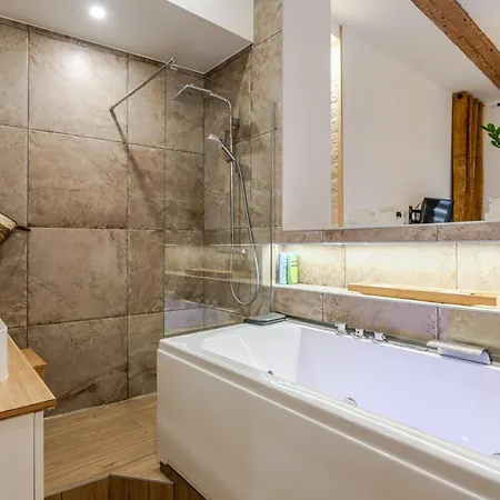 Jacuzzi/cathedrale * ستراسبورغ